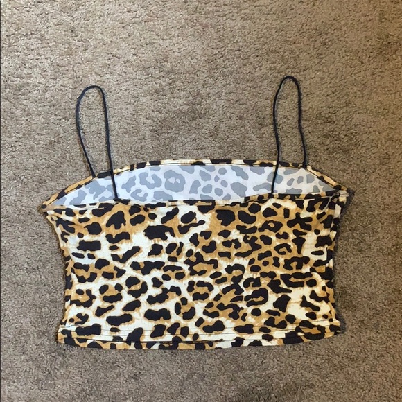 Leopard Print Crop Top 🐆 - Picture 2 of 3